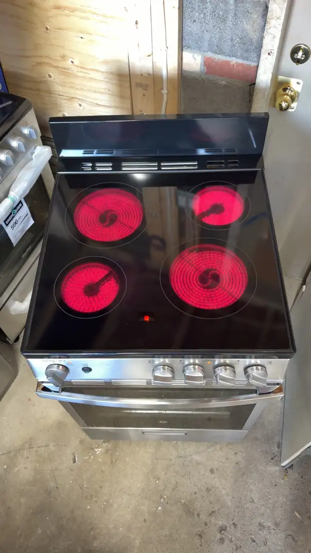 24” GE Stainless steel stove  in Stoves, Ovens & Ranges in City of Toronto - Image 4