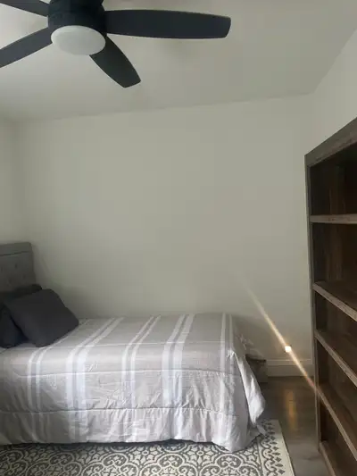 Furnished rooms for rent. Utility included and wi-fi. Shared bathroom. Shared kitchen in main floor...