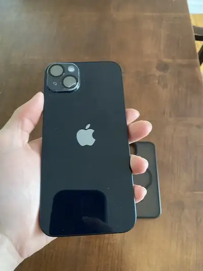 iPhone 14 plus avec coques et protections, View more