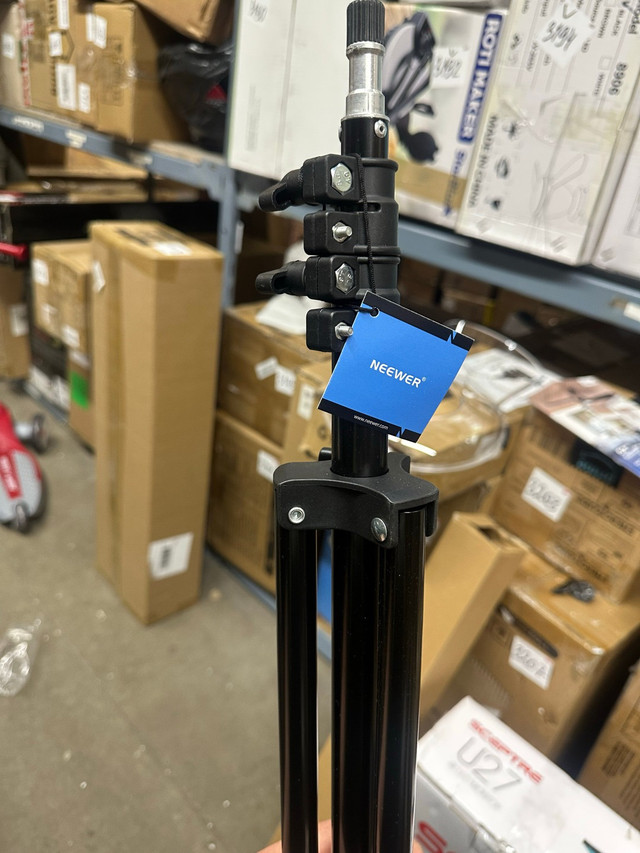 Neewer Lighting Kit Photography in Cameras & Camcorders in Calgary - Image 4