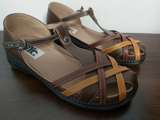 NYC Stacey Women's Enclosed Sandal Shoes - Size 9 - New in Box in Women's - Shoes in City of Toronto