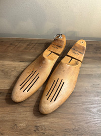 Formes de bois pour souliers vintage Wooden shoe trees stretcher