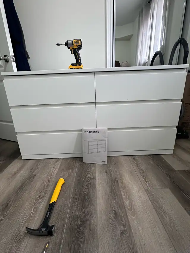     Wardrobe Assembly505382056546816004