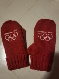 VANCOUVER 2010 olympics RED MITTS--- For Sale