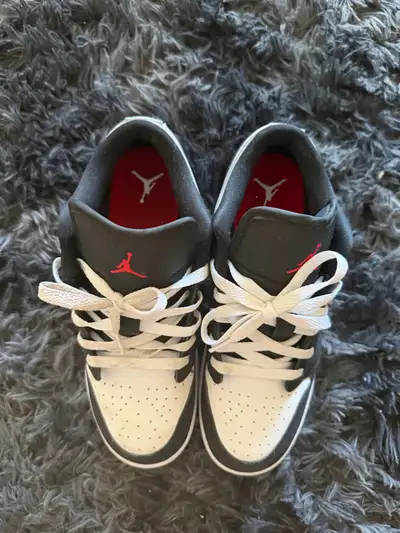 Lightly worn Boys Nike Jordan shoes Size 5.5 Pick up only no delivery Pick up near Pape & danforth
