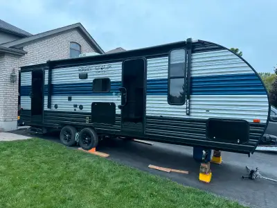 2021 Grey Wolf Limited 26DBH. Excellent condition, minimal use. Includes outdoor access drink fridge...