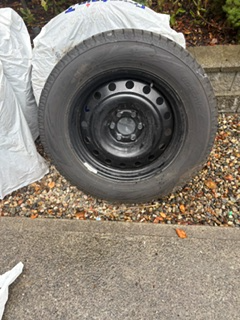 4 x Toyo Observe GSi-6LS - 275/60R20 on rims (with sensors - used 4 months last season on Ford F-150...