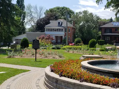 Located next to Corby Park Rose garden in East Hill, Belleville 1 room available for rent there are...