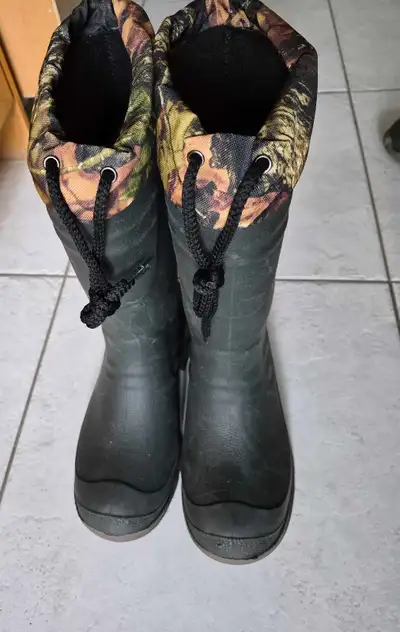  Kamik Insulated Water Boots Sz Men's 8, View more