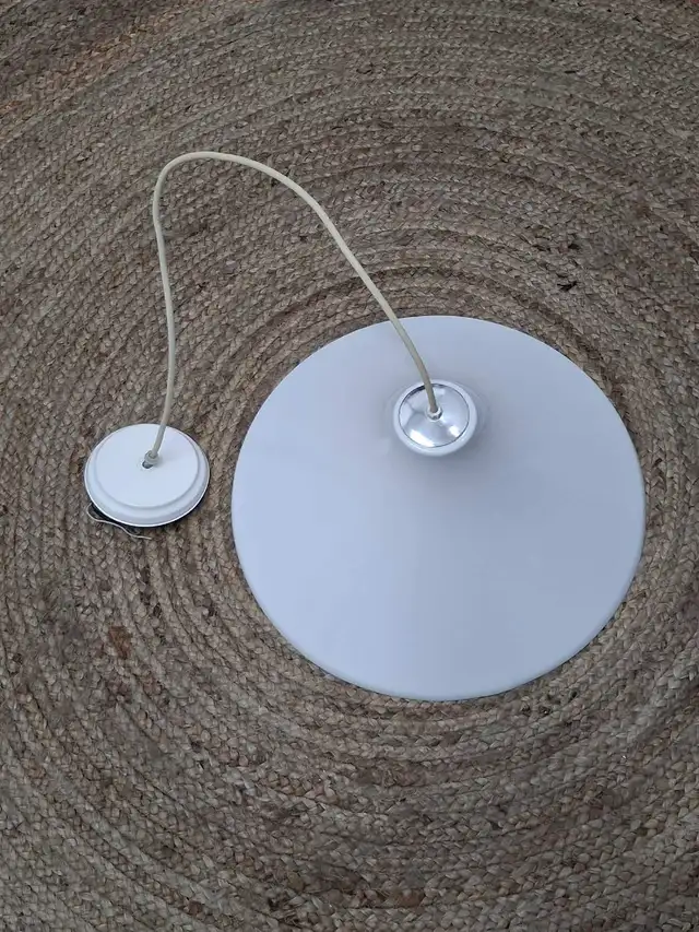 Mid-century scandinavian style pendant light (fixture, pe in Indoor Lighting & Fans in Ottawa - Image 8