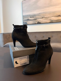 Ecco Nubuck Ankle Boots