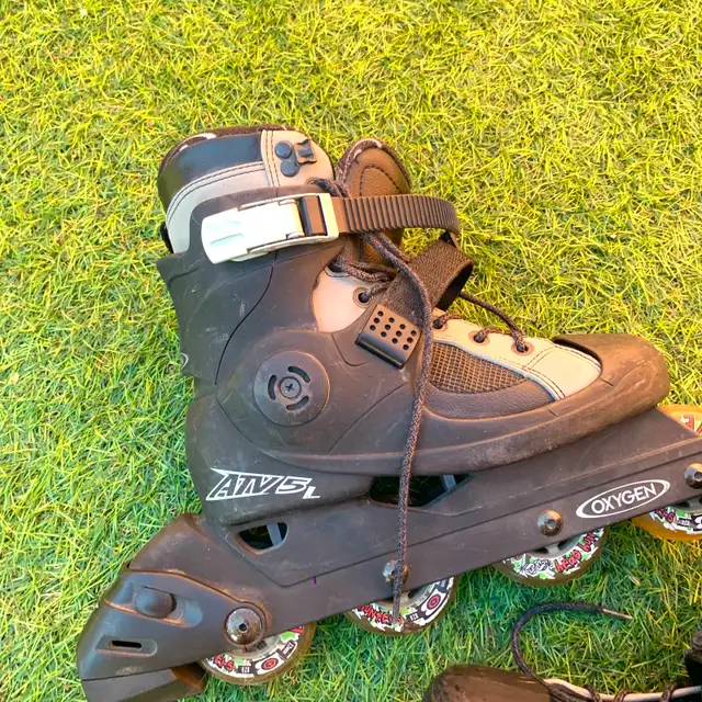 Inline Skates Rollerblades Approx Women’s Size 6 Men’s 4.5 in Skates & Blades in Calgary - Image 3