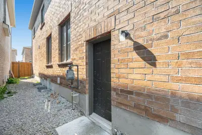 Spacious 1-Bedroom Basement Room for Lease – Near Chinguacousy Rd & ValleyWay Dr A bright and spacio...