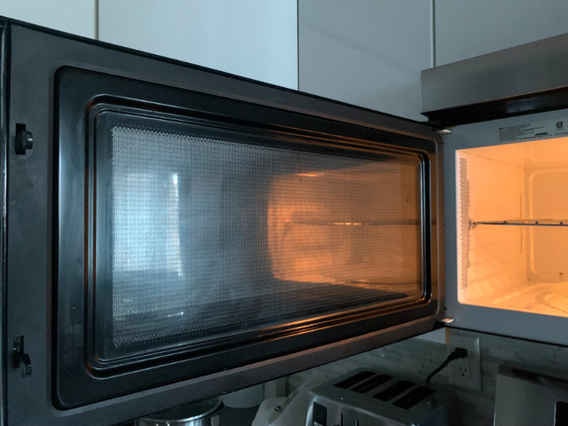 LG microwave in Stoves, Ovens & Ranges in Ottawa - Image 2