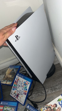 PS5 for sale with 17 games $700
