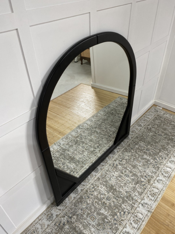 Arched mirror in Home Décor & Accents in Norfolk County - Image 4