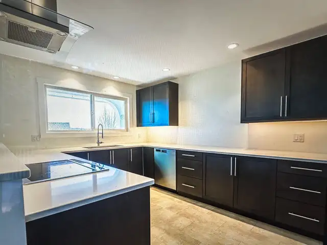 Ocean Views｜Upper Level for Rent – 4 Bed, 2 Bath in Long Term Rentals in Nanaimo - Image 7