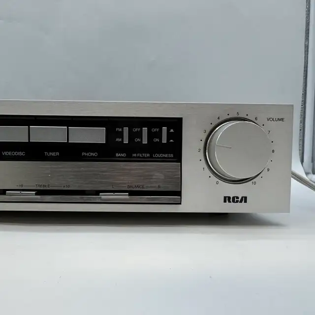 Rare RCA MSR130 Vintage Stereo Receiver Quartz Synthesized Teste in Stereo Systems & Home Theatre in City of Toronto - Image 5
