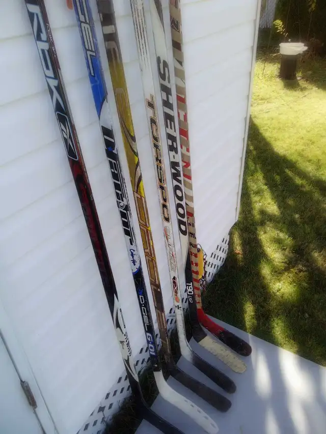 6 baton d'hockey pour gaucher in Hockey in Drummondville - Image 2