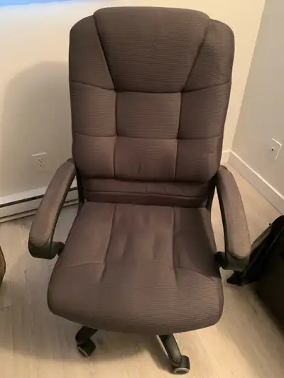 Big Comfy Office/Desk Chair, Like New Condition $100, View more