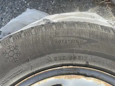 Set of 4 winter tires on metal rims. 235/65R17. Used 2 seasons. Removed from Kia Sorento.