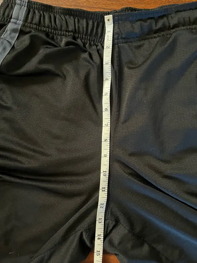 Athletic Works men’s medium athletic shorts, black, grey stripe in Men's in Oshawa / Durham Region - Image 7
