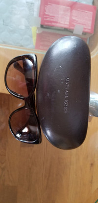 Lunettes de soleil et de vue Gucci et Michael Kors