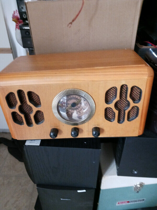 vintage looking  radios for sale in Other in Markham / York Region - Image 4