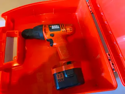 Black and Decker 12 Volt Cordless Drill in an Awesome Case NOTE (NOTE) NO Charger Like new condition...