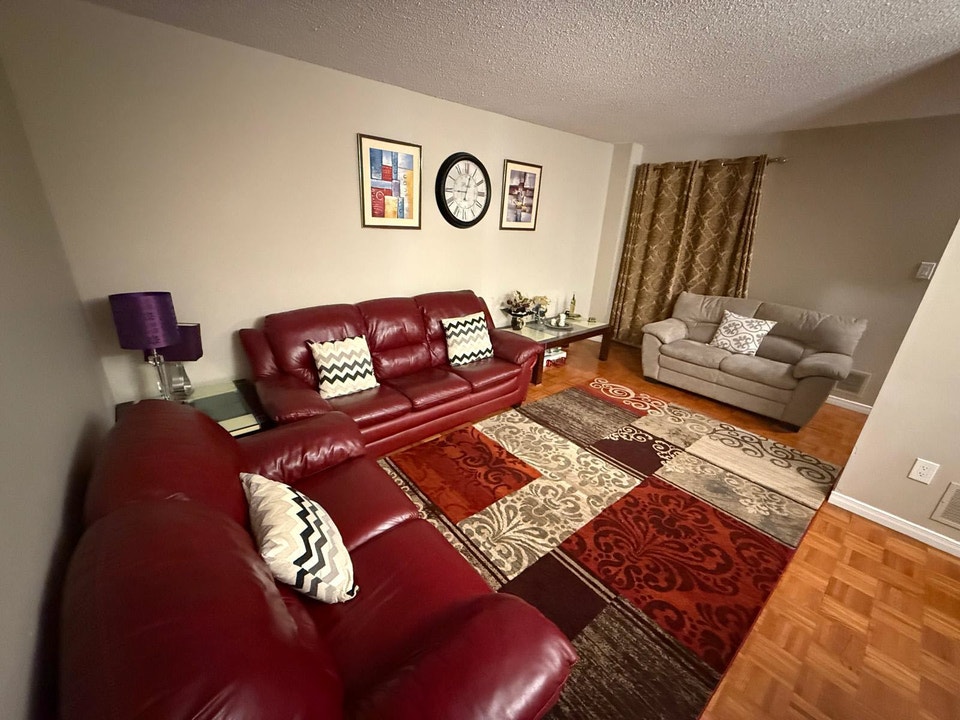 HOUSE for Rent - 3 Beds + 3 Baths - PRIME Location 4