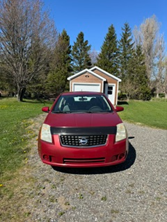 Nissan Sentra 2009, 225375 Km Transmission automatique, moteur 2.0 L Vient avec 4 pneus d'hiver sur...
