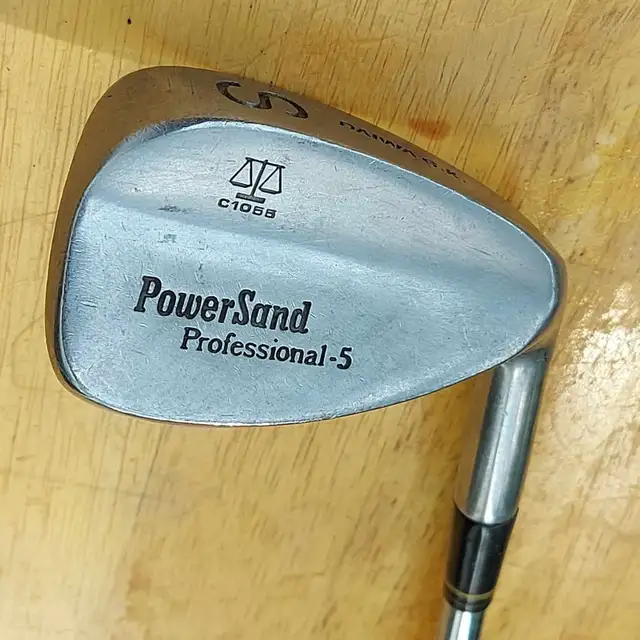 Daiwa G.K. C1055 PowerSand SW (RH) - $20.00 in Golf in Belleville - Image 4