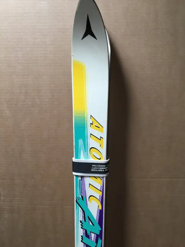 Mountain skis in Ski in City of Montréal - Image 3