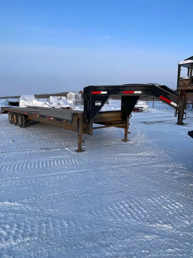 30’ gooseneck in Heavy Equipment in Fort St. John - Image 4