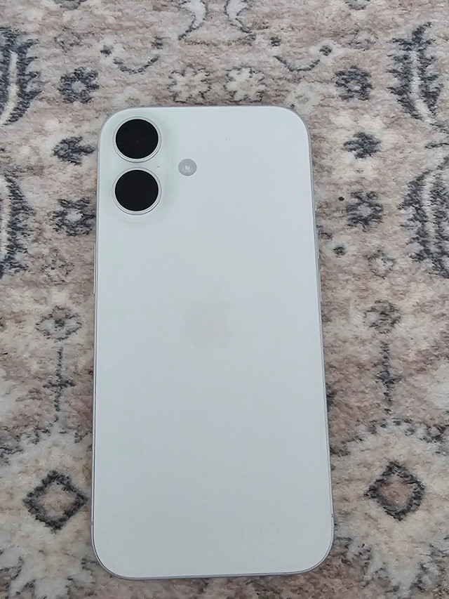 White iPhone 16 256 GB - January 2026 Warranty in Cell Phones in City of Toronto - Image 3