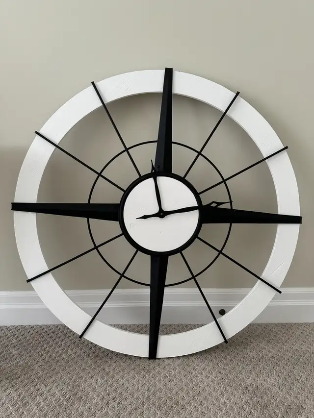 Wall Clock in Home Décor & Accents in Ottawa - Image 2