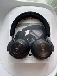 Bang and Olufsen H9 3rd Gen