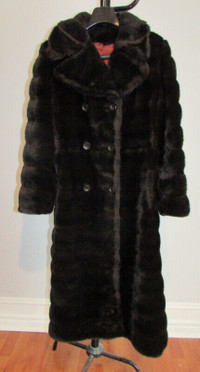 VINTAGE Faux Fur Long Winter Coat - S/M