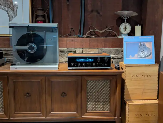Mitsubishi LT-640 Linear Tracking Vertical Turntable in Stereo Systems & Home Theatre in Ottawa - Image 3