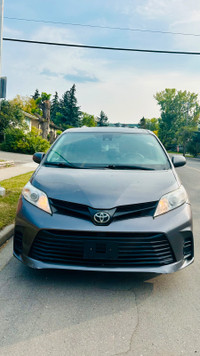 2018 Toyota Sienna LE