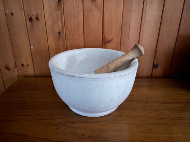 Rare Antique Mortar and Pestle in Arts & Collectibles in Bedford
