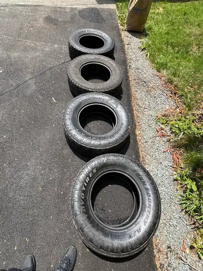 Used Toyo Open Country 285/70/r17. 2 tires worse off on the outsides. 2 tires can still be used as s...