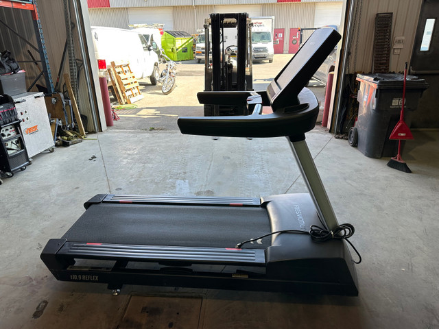 2022 Freemotion Treadmill  T10.9 Reflex dans Appareils d'exercice domestique  à Ouest de l’Île - Image 2