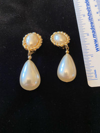 Beautiful vintage earrings 