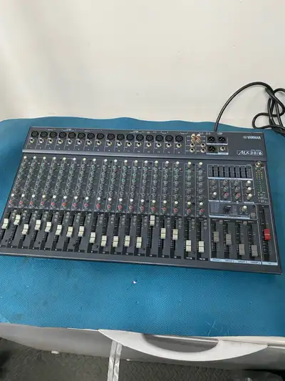 Console YAMAHA MX20/6, View more