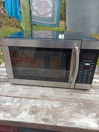 Sanyo Digital Microwave, One Touch Cooking Options 