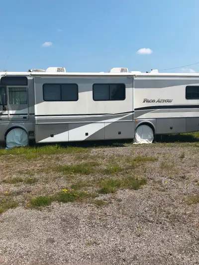 *2003 Pace Arrow 36 ft 36E Motorhome – 126,000 km > **Price: > $47,500 OBO (Or Best Offer) > Hit the...