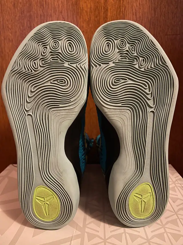 Nike Kobe 9 Elite Perspective XDR Version - Size 8.5 Men in Men's Shoes in City of Toronto - Image 8