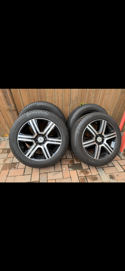 4 snow tires 2 on rims and 2 off rims very good conditions off form Mercedes GLC 300