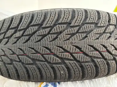 Nokian Nakkapeliitta R3 Studless Tires on steel rims. Size: 195/65 R15. Rim diameter: 15 inches. Goo...